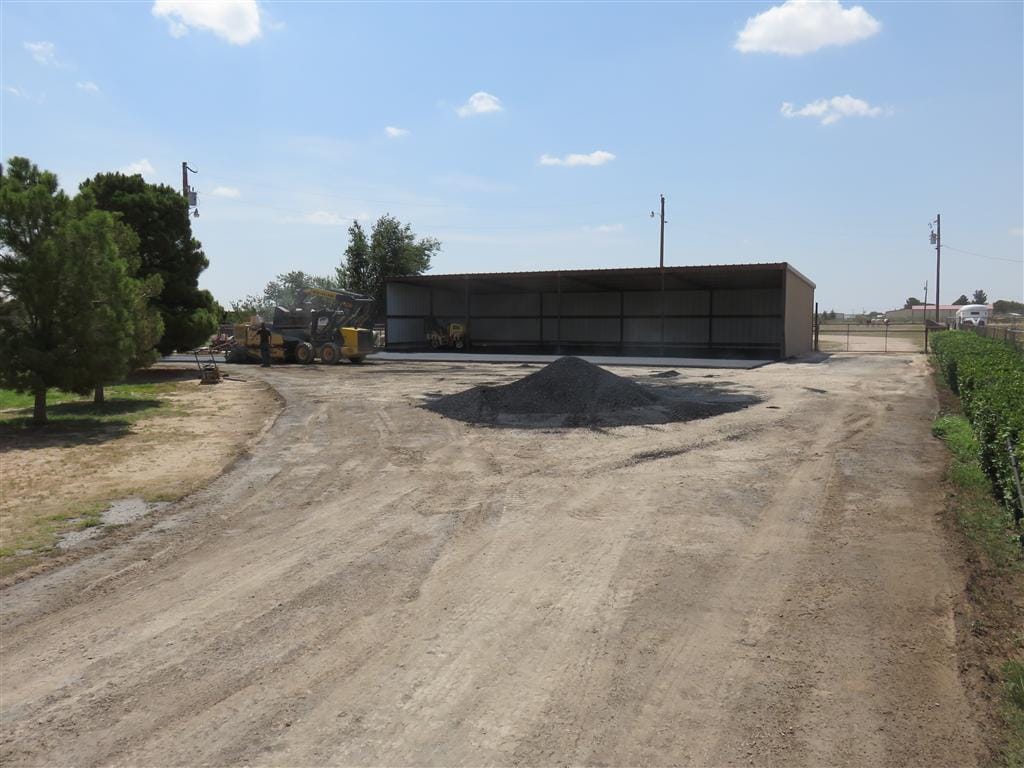 New asphalt driveway paving